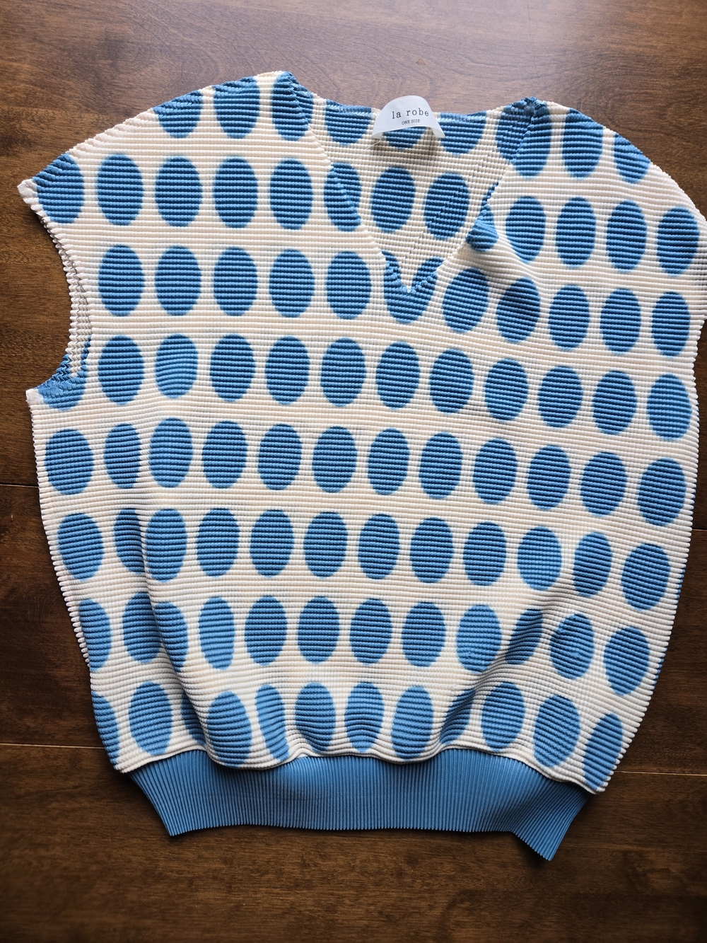 La Robe Blue Polka Dot Stretch Pleated Textured Top One Size